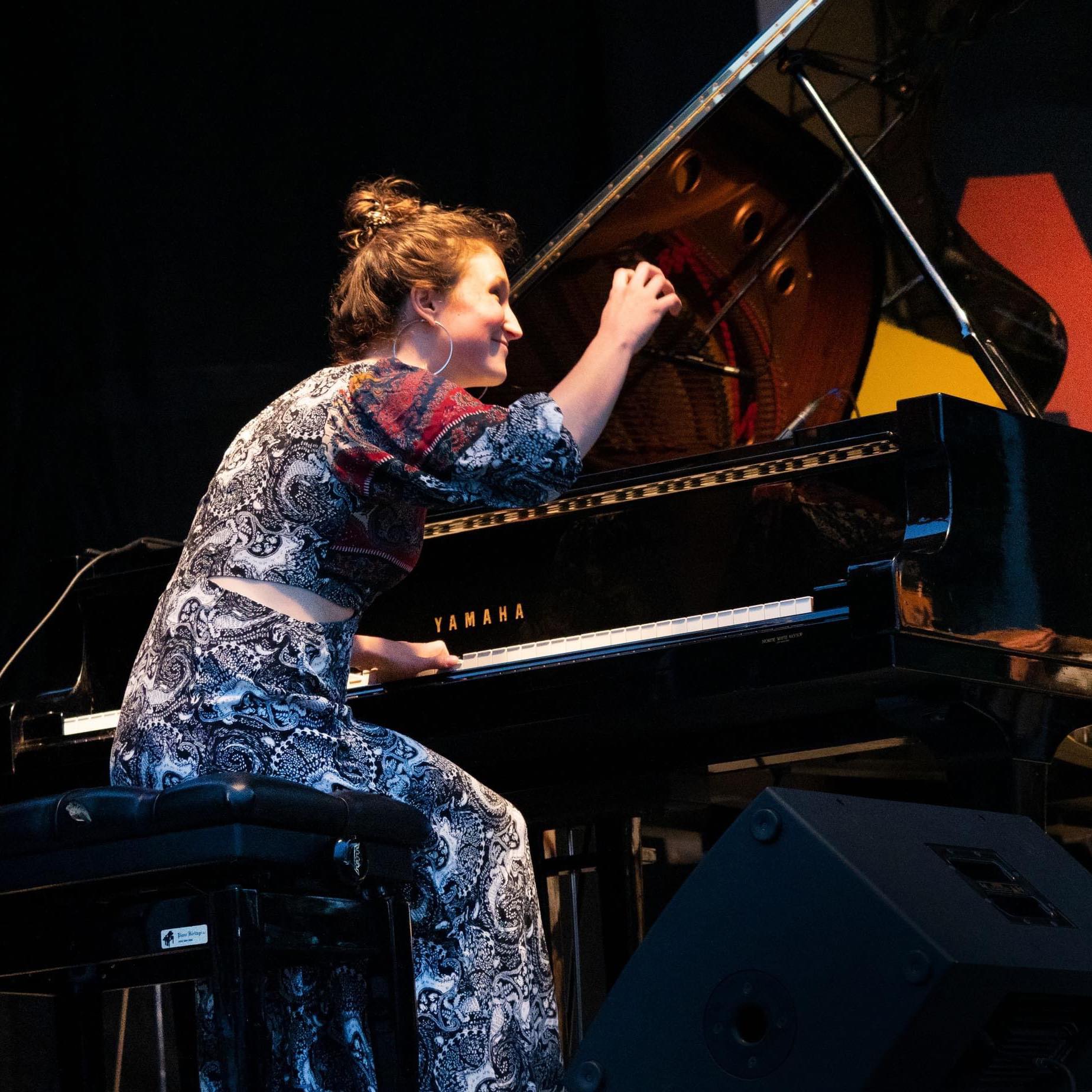 Ariane Racicot Trio - Danser avec le feu @ Bourgie (25 sept)